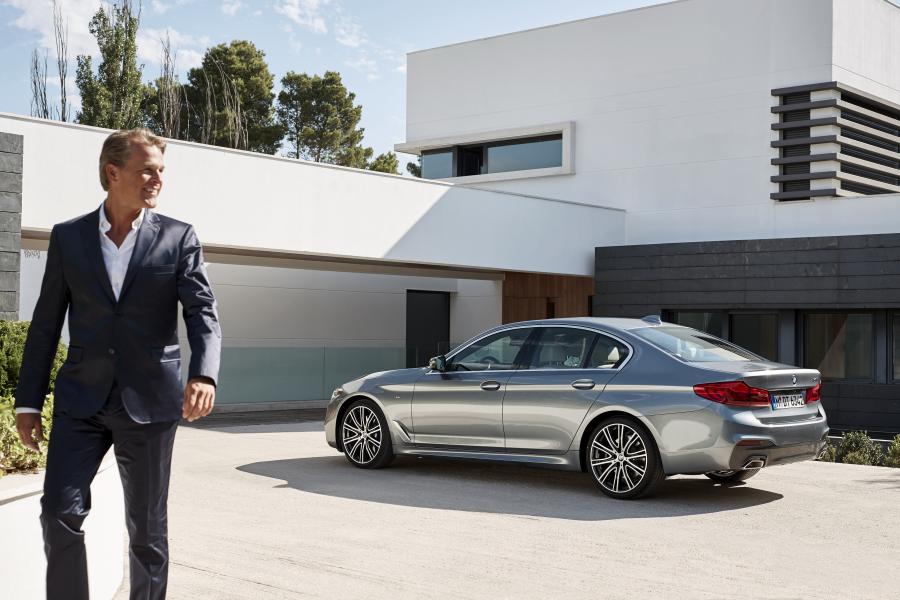  BMW 540i Sedan M Sport 2017 года  (WW) (фото 43 из 98)